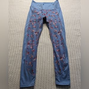 FABLETICS Motion365 High Waist 7/8 Leggings MEDIUM Crystal Blue Bloom Floral